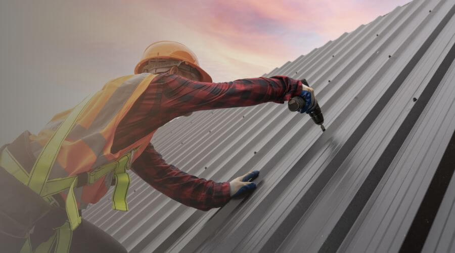 Professional gutter cleaning in El Segundo, CA
